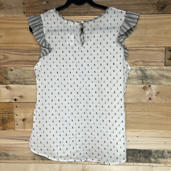 Mine size Large White with Gray and Tan Swedish Dot Flutter Sleeveless Blouse - Picture 8 of 8
